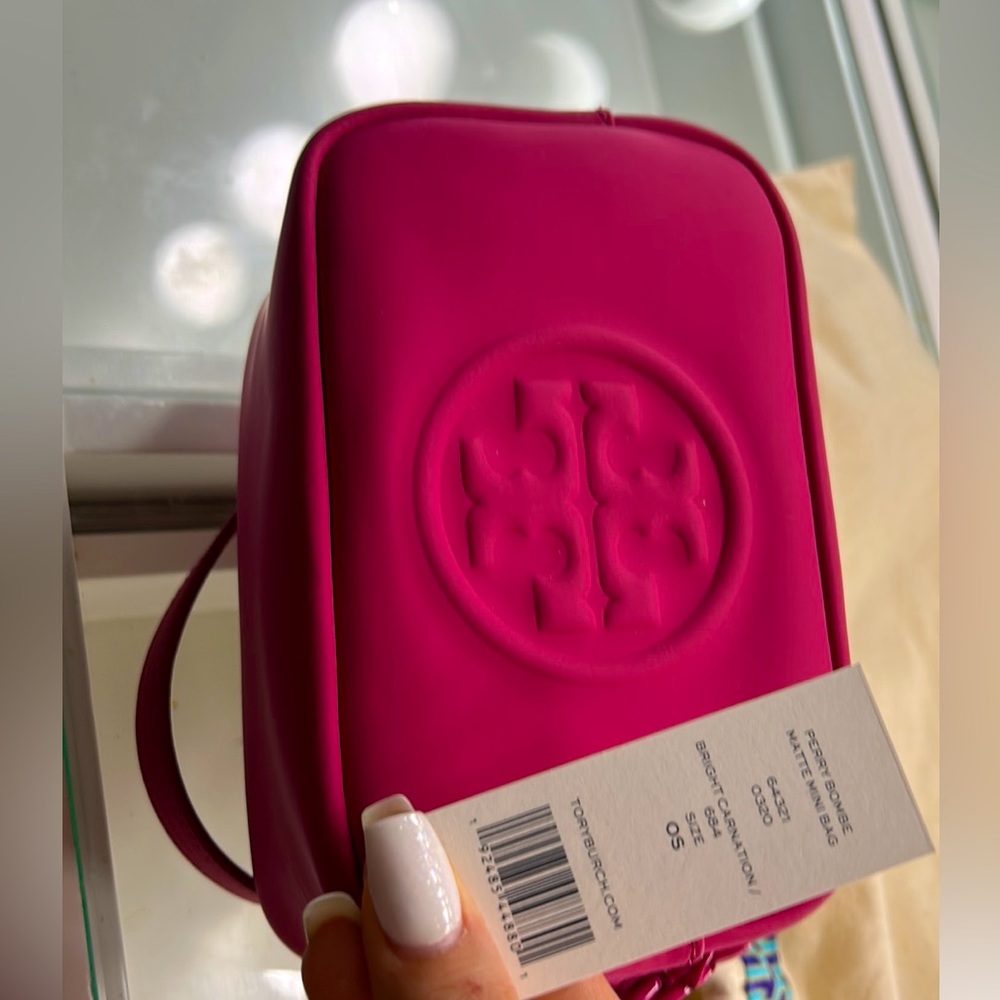Tory burch Matte bombe mini. Limited edition hot pink!